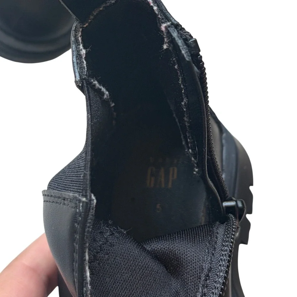 Baby Gap Kids Black Faux Leather Chelsea Lug Sole‎ Boots Size 5 Zipper Side